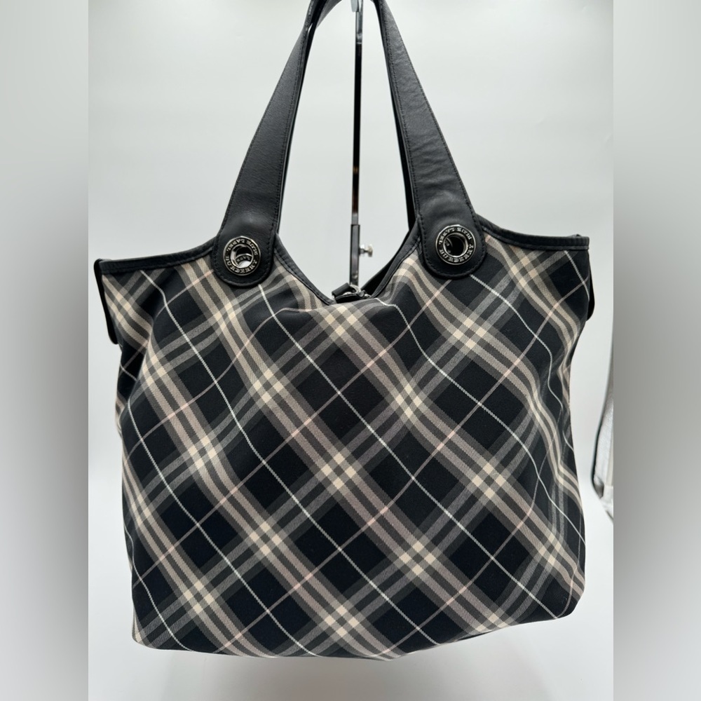 Burberry-Authentic-Blue Label Reversable Hand Tote Bag Nova Check Black